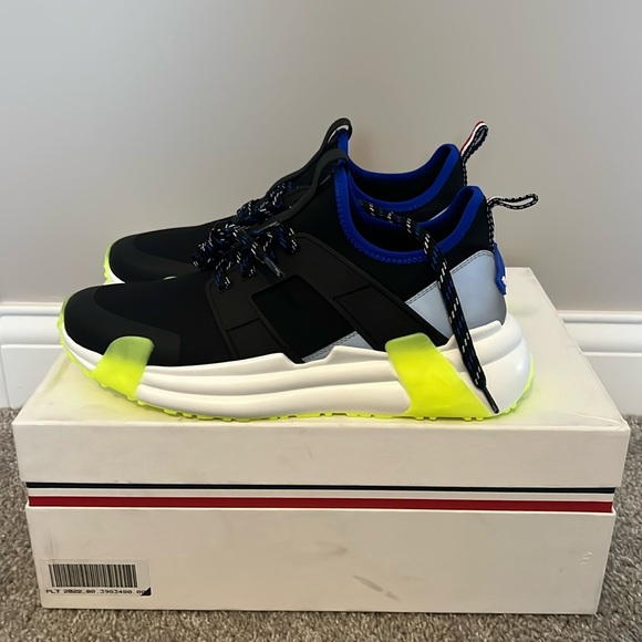 Moncler shoes - Picture 1 of 4